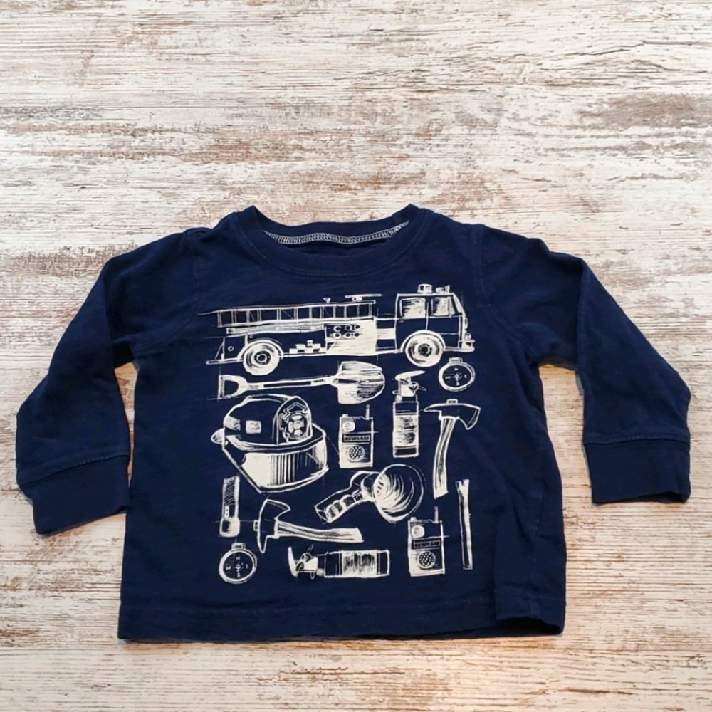 Boys Carter's shirt size 12 months